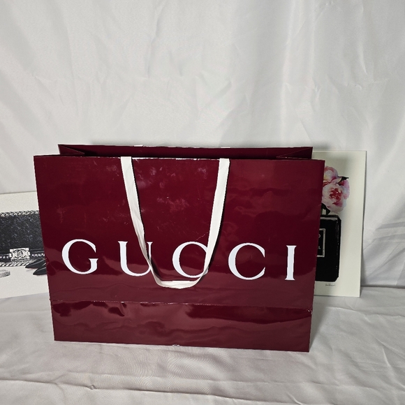 🔥EUC 2024 AUTHENTIC GUCCI SHOPPING BAGS - Picture 5 of 12